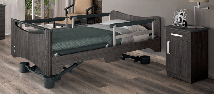 Opieka nad osobą leżącą: jak spersonalizować łóżko rehabilitacyjne?