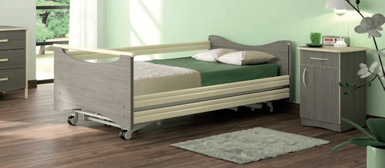 Opieka nad osobą leżącą: jak spersonalizować łóżko rehabilitacyjne?